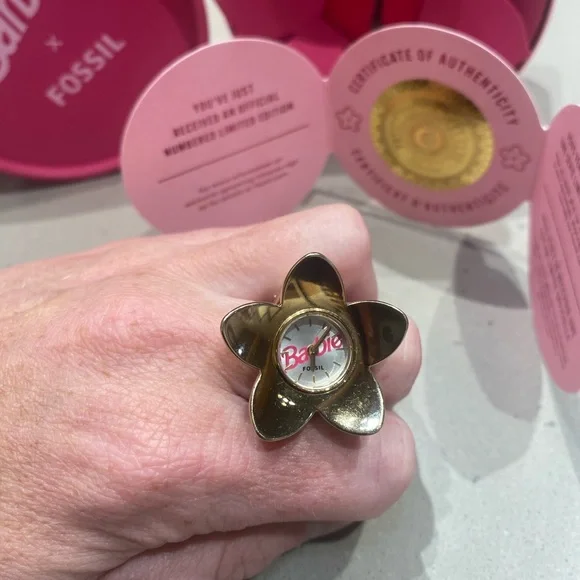 Fossil Barbie Limited Edition Gold Ring - Picture 2 of 4